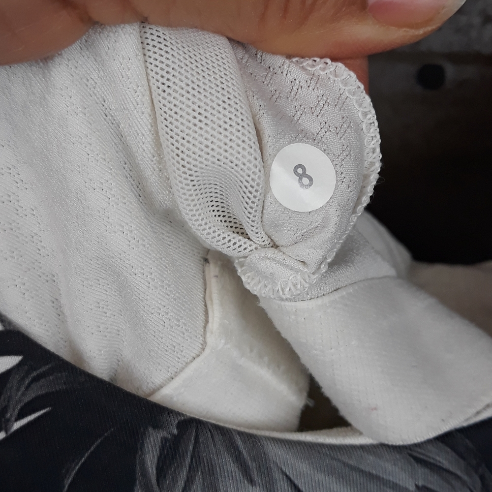 Lululemon Aria Tank ll - Picture 8 of 10